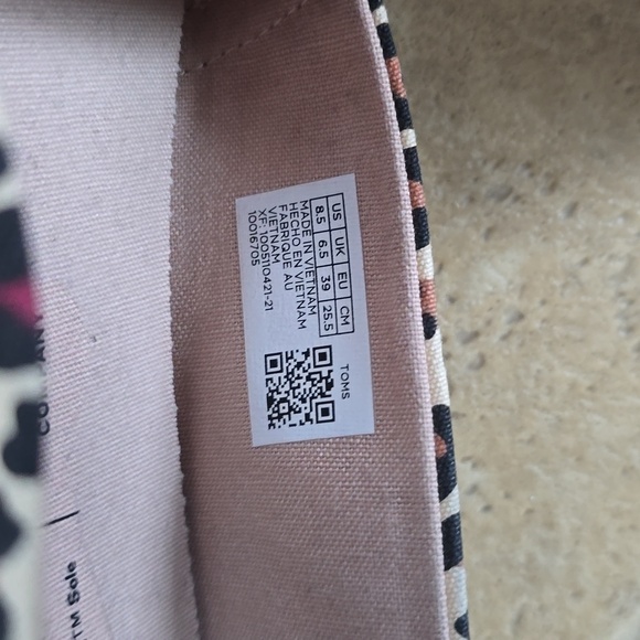 Animal Print Toms Slip On - Picture 5 of 5